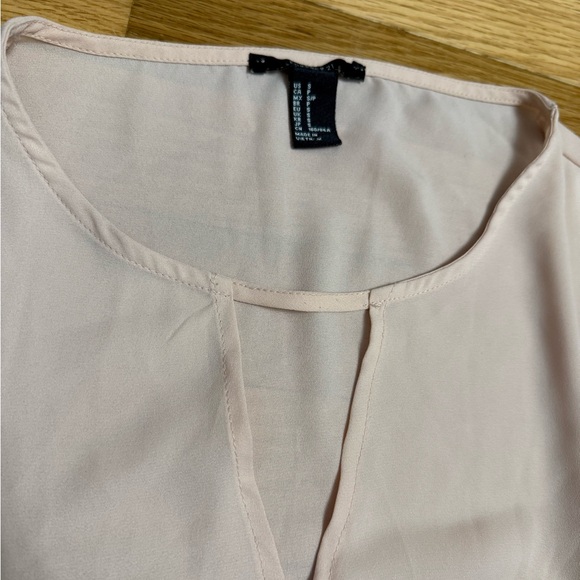Light Pink Flowy Long Sleeve Blouse - Picture 3 of 6